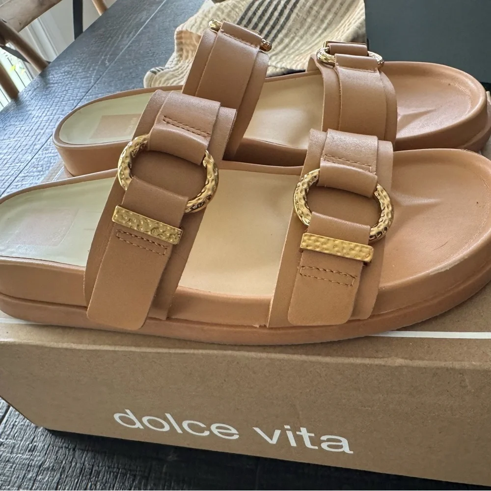 Dolce Vita Soya Tan Leather Sandals - Picture 3 of 4